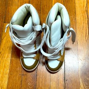 Wedge Sneaker